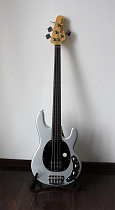 Бас-гитара Sterling by MusicMan RAY34CAFL/SVM